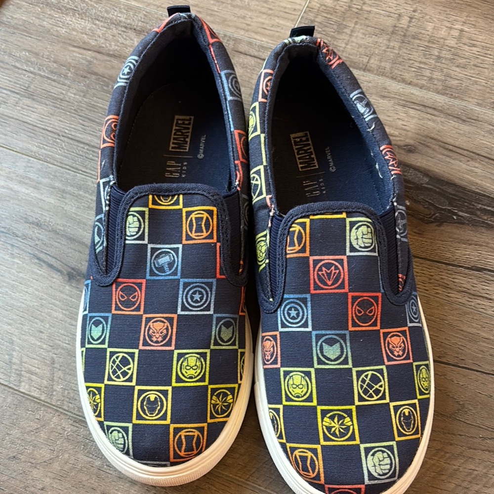 GAP Kids Marvel Print Slip-On Shoes - Navy with Multicolor Icons